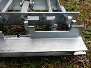 Bušač i utiskivač nitni , bočno bušenje- pocinčani sa pomičnim iglama/ zakovica u 4-5 rupa za LR, DB okvire /BEE HIVE FRAME EYELET HOLE PUNCH 4-5 holes for LR, DB - Image 5