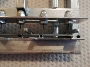 Bušač i utiskivač nitni , bočno bušenje- pocinčani sa pomičnim iglama/ zakovica u 4-5 rupa za LR, DB okvire /BEE HIVE FRAME EYELET HOLE PUNCH 4-5 holes for LR, DB - Image 9